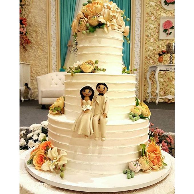 Click for Wedding Cake Collection by Cream and Lace