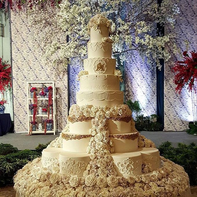 Click for Wedding Cake Collection by Cream and Lace