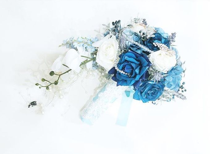 Royal Blue Cascade Hand Bouquet by Cup Of Love Design Studio - 002 Royal Blue Cascade Hand Bouquet by Cup Of Love Design Studio - 002