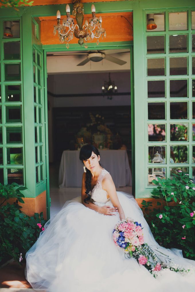 Intimate Wedding in Tagaytay - Charles and Carla by David Garmsen Photo and Video - 014 Intimate Wedding in Tagaytay - Charles and Carla by David Garmsen Photo and Video - 014