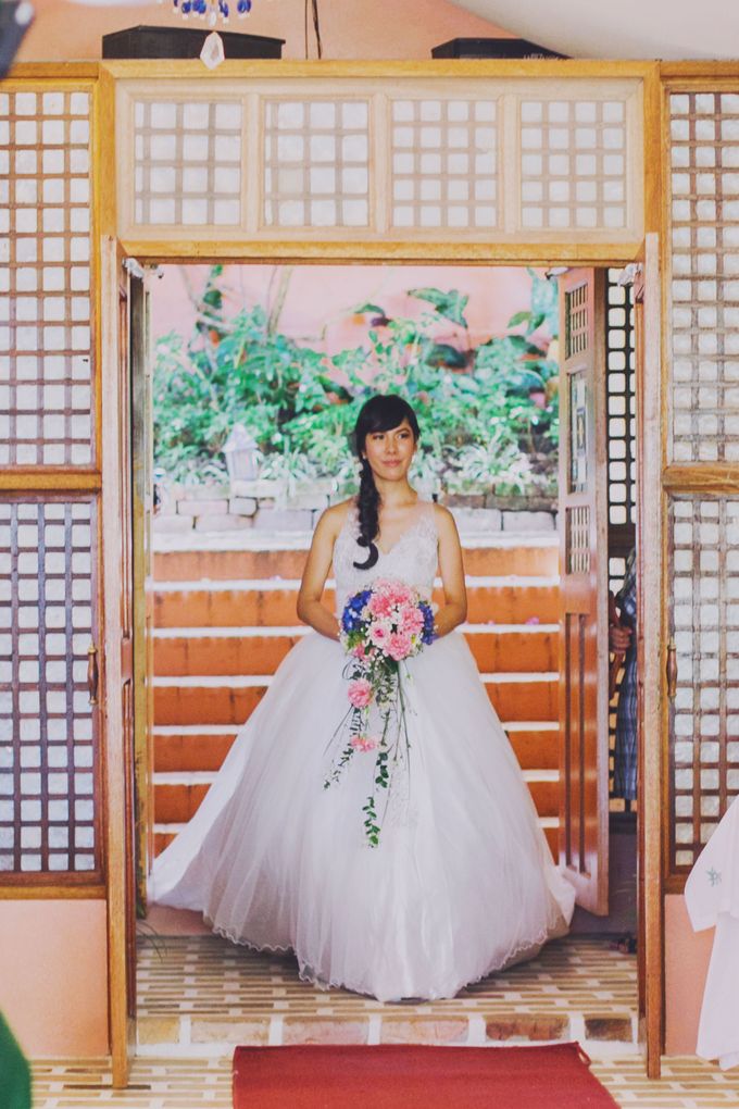Intimate Wedding in Tagaytay - Charles and Carla by David Garmsen Photo and Video - 015 Intimate Wedding in Tagaytay - Charles and Carla by David Garmsen Photo and Video - 015