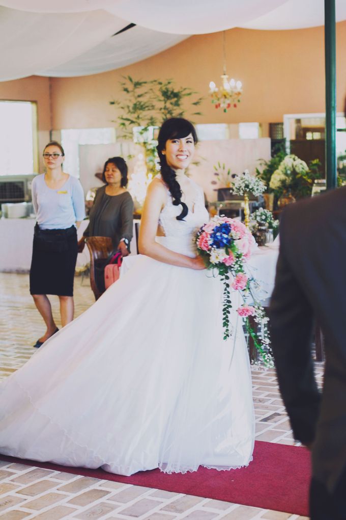 Intimate Wedding in Tagaytay - Charles and Carla by David Garmsen Photo and Video - 017 Intimate Wedding in Tagaytay - Charles and Carla by David Garmsen Photo and Video - 017