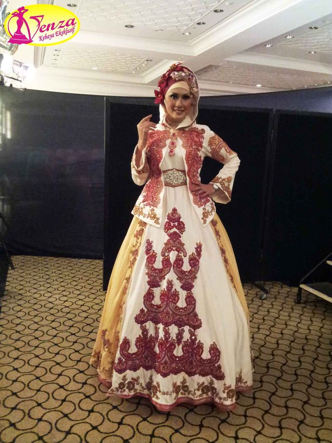 harga wisuda rias surabaya KEBAYA RIAS  Wedding Kebaya SALON VENZA Venza BLESS &  by
