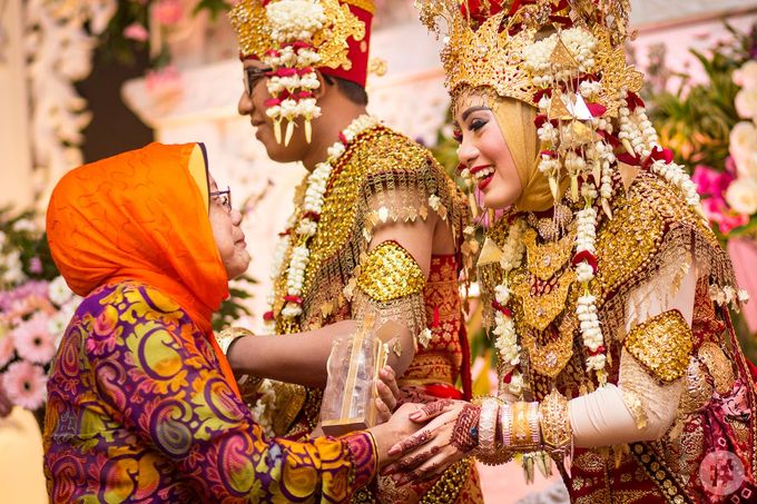 Noven & Reza Traditional Wedding Palembang by #thephotoworks - 023 Noven & Reza Traditional Wedding Palembang by #thephotoworks - 023