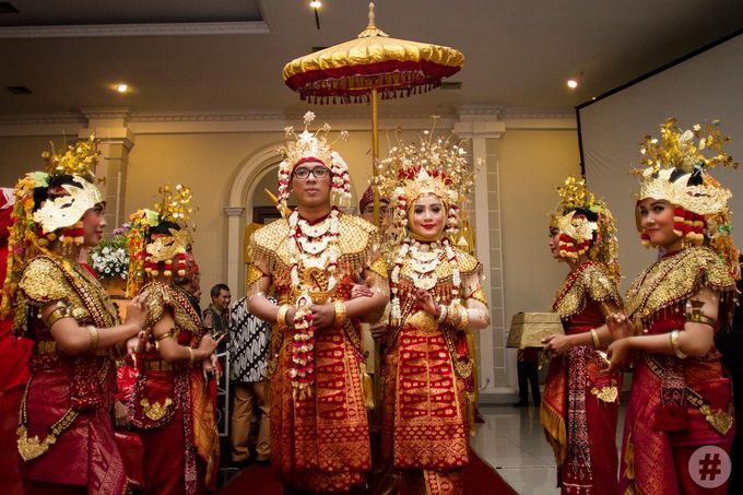 Noven & Reza Traditional Wedding Palembang by #thephotoworks - 030 Noven & Reza Traditional Wedding Palembang by #thephotoworks - 030
