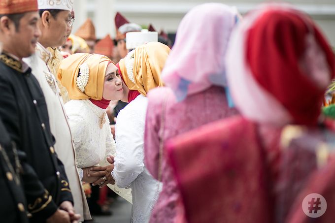 Noven & Reza Traditional Wedding Palembang by #thephotoworks - 002 Noven & Reza Traditional Wedding Palembang by #thephotoworks - 002