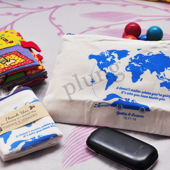 pouch blacu by Plung Creativo - 004 pouch blacu by Plung Creativo - 004