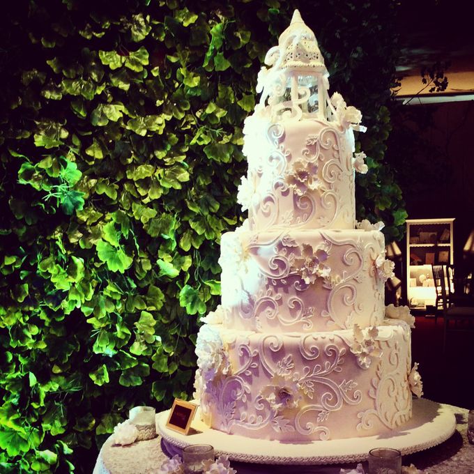 3 layers wedding cakes by LeNovelle Cake