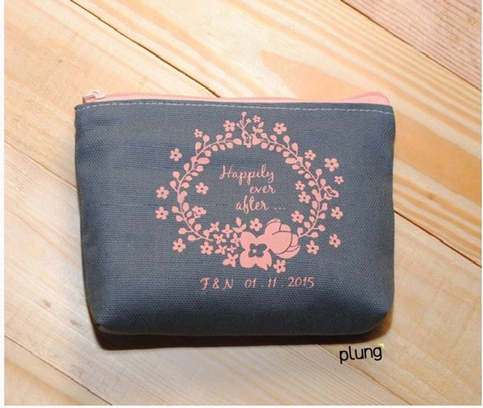 Souvenir Pouch Canvas by Plung Creativo - 001 Souvenir Pouch Canvas by Plung Creativo - 001